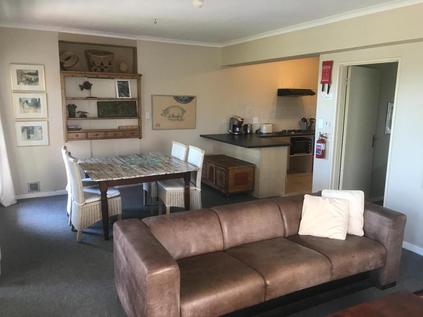 78On5Th In Hermanus Bilik gambar